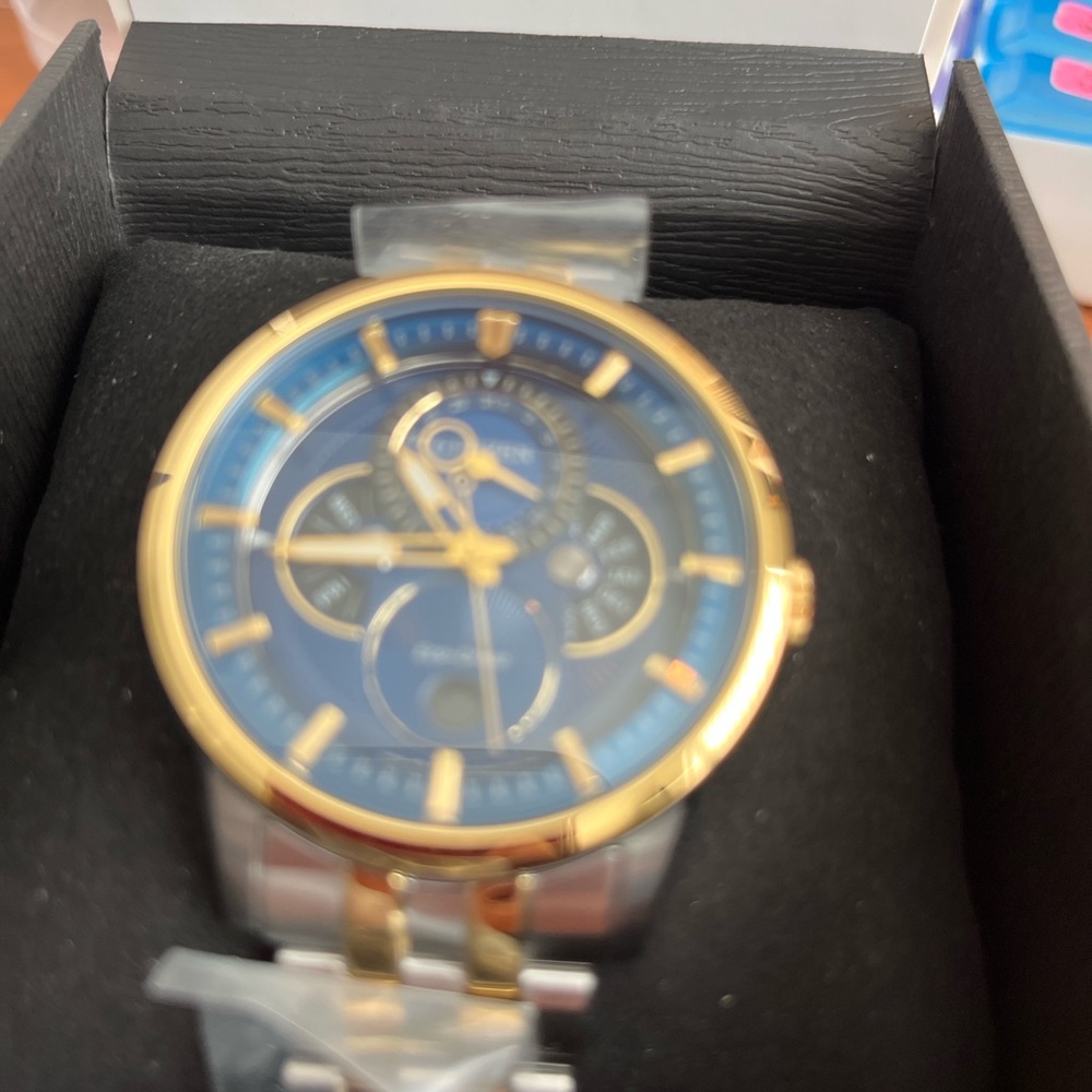 Citizen Eco-Drive Gold and Blue Timepiece - Picture 6 of 7